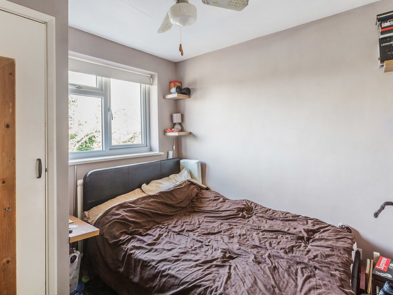 3 Bed House Townhouse To Rent in Horley